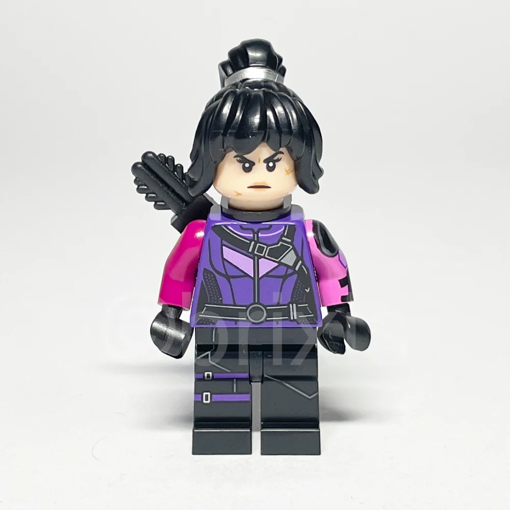 LEGO Collectible: Kate Bishop (COLMAR19) - LEGO Collectible Minifigur Kate Bishop COLMAR19 gebraucht LEGO Collectible Minifigur Kate Bishop COLMAR19 gebraucht Vorderansicht