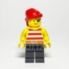 Lego Minifigur PI031 Pirate Red Vorderansicht